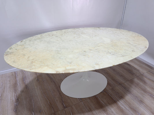 Knoll International Saarinen marble table